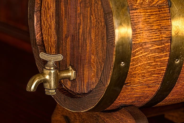 Oak wood in a beer barrel.